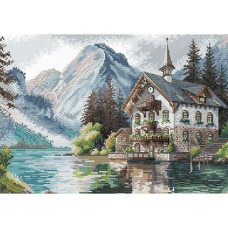 Ava P048  Chalet alpin au bord du lac