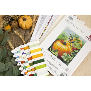 Luca-S BU5094 Birds on Pumpkin