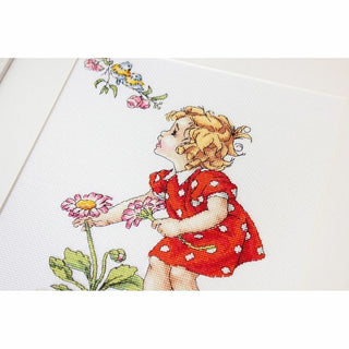 Fillette en robe rouge B1050 Luca-S -