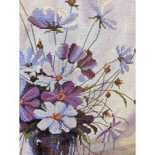 Nova Sloboda CP2054 Fleurs dans un vase